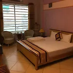 Saigon Pearl - Hoang Quoc Viet
